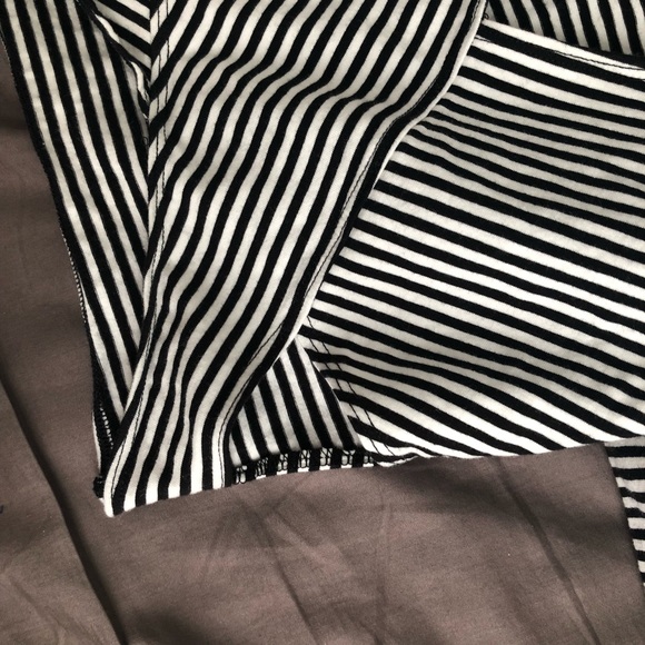 cut out v neck crop top - Picture 3 of 5